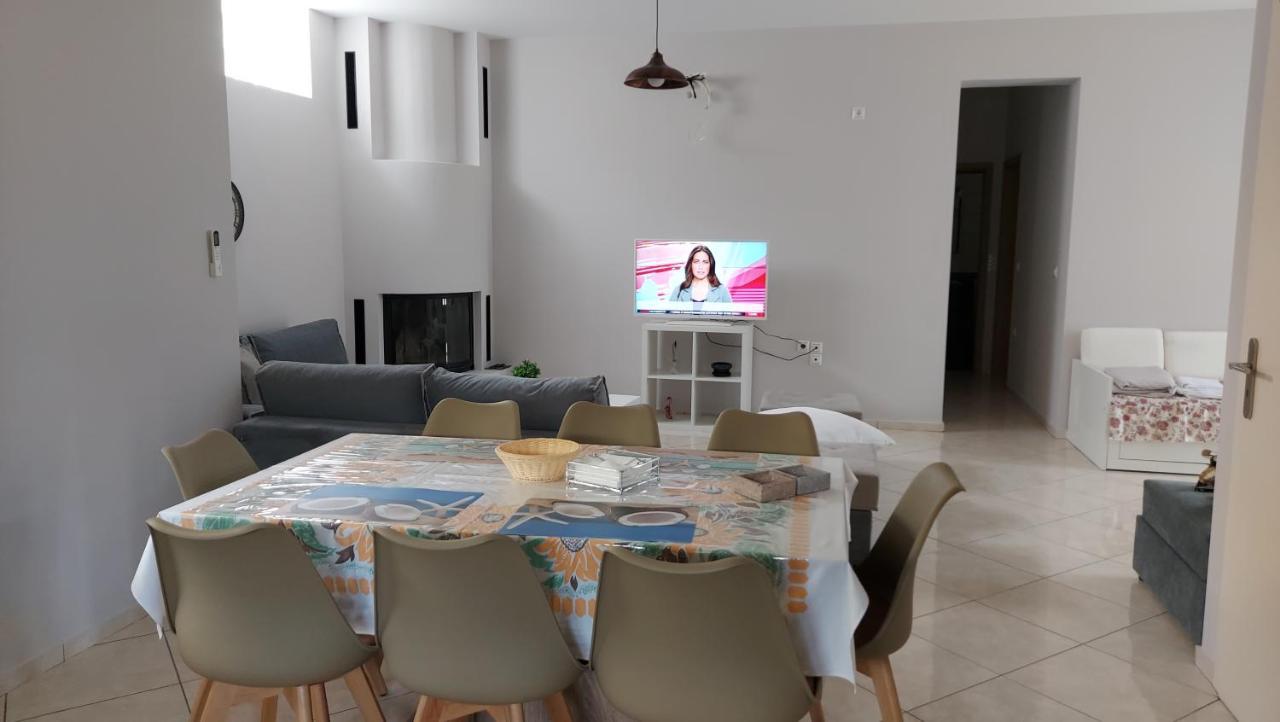 Gianni & Sophia Airport House Apartment Artemida  Exterior photo