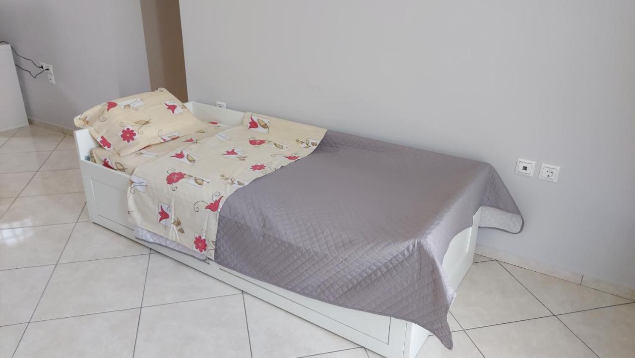 Gianni & Sophia Airport House Apartment Artemida  Exterior photo
